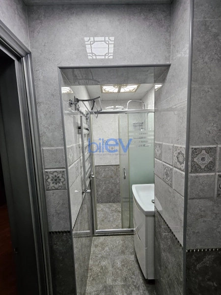 Aylıq Kirayə 3 otaqlı Köhnə Tikili bina evi  75m², Bakı