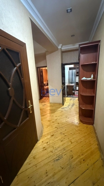 Aylıq Kirayə 3 otaqlı Yeni Tikili bina evi  70m², Bakı