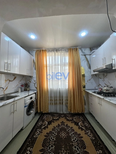 Aylıq Kirayə 2 otaqlı Köhnə Tikili bina evi  60m², Bakı