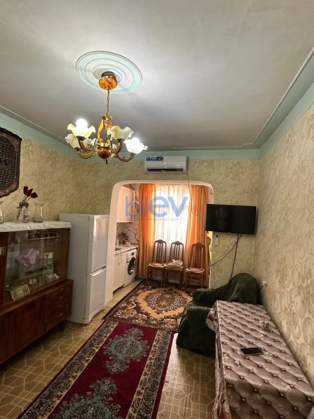 Aylıq Kirayə 2 otaqlı Köhnə Tikili bina evi  60m², Bakı