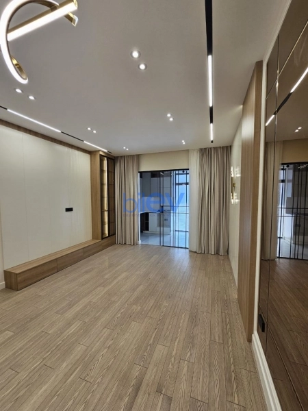 Satış 3 otaqlı Yeni Tikili bina evi  102m², Bakı