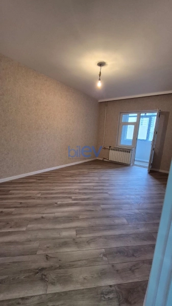 Satış 3 otaqlı Köhnə Tikili bina evi  75m², Bakı