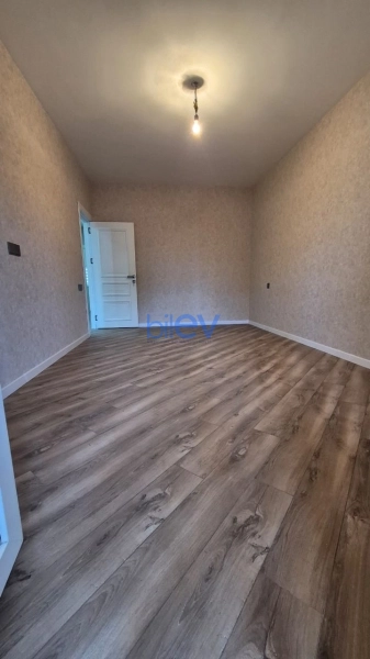 Satış 3 otaqlı Köhnə Tikili bina evi  75m², Bakı