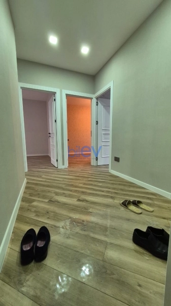 Satış 3 otaqlı Köhnə Tikili bina evi  75m², Bakı