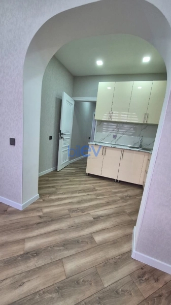 Satış 3 otaqlı Köhnə Tikili bina evi  75m², Bakı