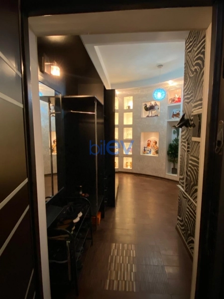 Aylıq Kirayə 3 otaqlı Yeni Tikili bina evi  130m², Bakı
