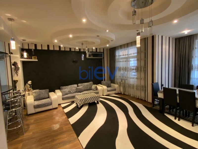 Aylıq Kirayə 3 otaqlı Yeni Tikili bina evi  130m², Bakı