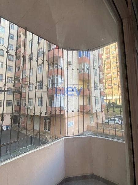 Aylıq Kirayə 3 otaqlı Yeni Tikili bina evi  130m², Bakı