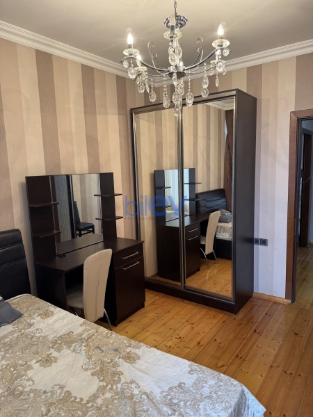 Aylıq Kirayə 3 otaqlı Yeni Tikili bina evi  100m², Bakı