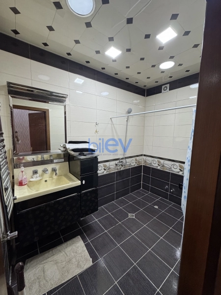 Aylıq Kirayə 3 otaqlı Yeni Tikili bina evi  100m², Bakı