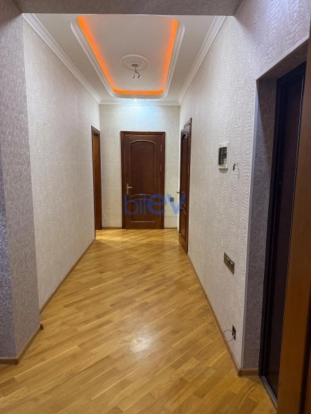 Aylıq Kirayə 2 otaqlı Yeni Tikili bina evi  110m², Bakı
