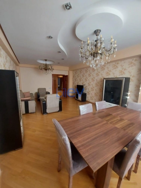 Aylıq Kirayə 2 otaqlı Yeni Tikili bina evi  106m², Bakı