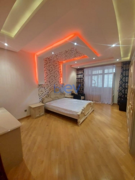 Aylıq Kirayə 2 otaqlı Yeni Tikili bina evi  106m², Bakı