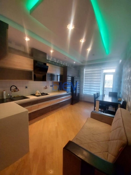 Aylıq Kirayə 2 otaqlı Yeni Tikili bina evi  106m², Bakı