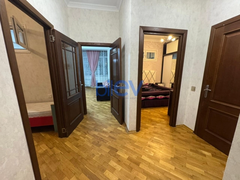 Aylıq Kirayə 3 otaqlı Yeni Tikili bina evi  70m², Bakı