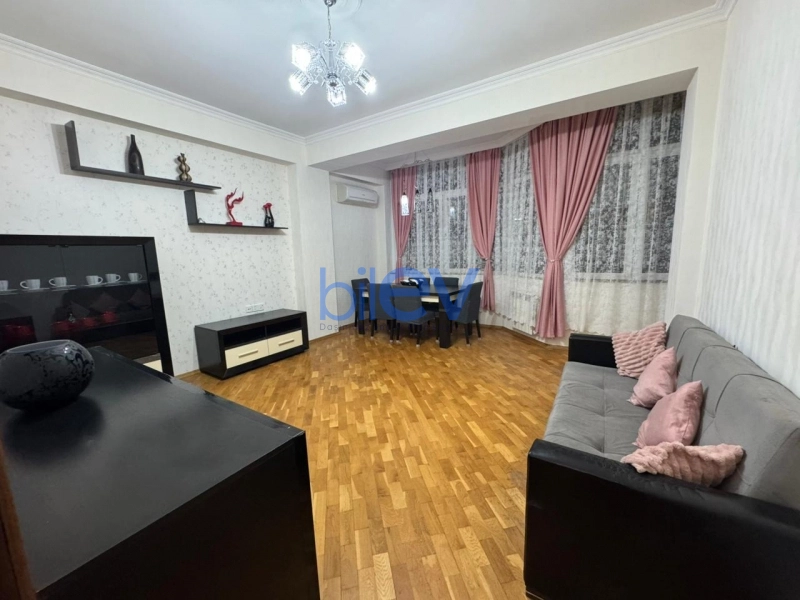 Aylıq Kirayə 3 otaqlı Yeni Tikili bina evi  70m², Bakı