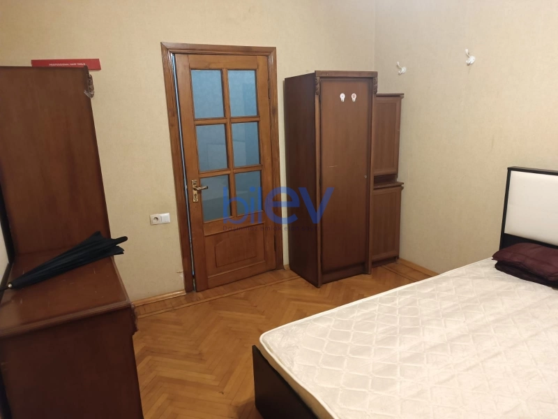 Aylıq Kirayə 2 otaqlı Köhnə Tikili bina evi  75m², Bakı