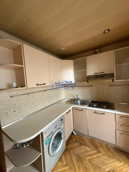 Aylıq Kirayə 2 otaqlı Köhnə Tikili bina evi  75m², Bakı