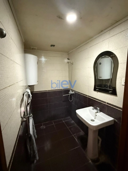 Aylıq Kirayə 2 otaqlı Köhnə Tikili bina evi  75m², Bakı