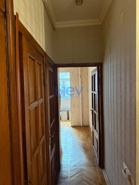 Aylıq Kirayə 2 otaqlı Köhnə Tikili bina evi  75m², Bakı