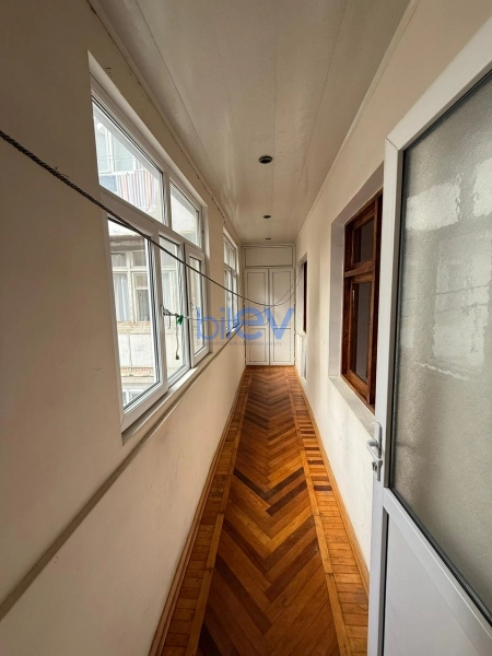Aylıq Kirayə 2 otaqlı Köhnə Tikili bina evi  75m², Bakı