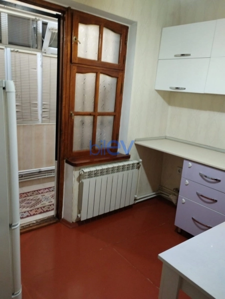 Aylıq Kirayə 2 otaqlı Köhnə Tikili bina evi  60m², Bakı