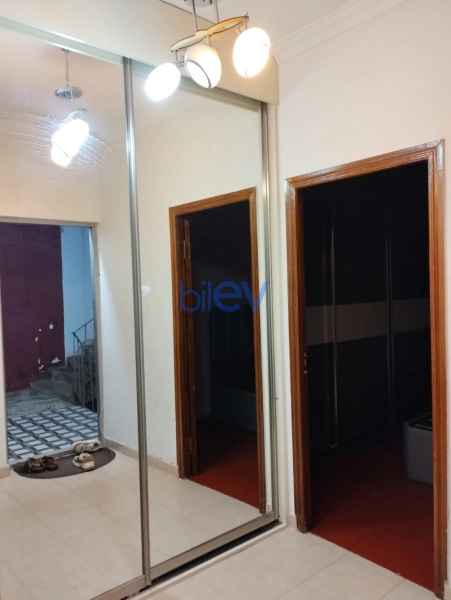 Aylıq Kirayə 2 otaqlı Köhnə Tikili bina evi  60m², Bakı