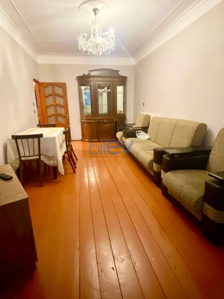 Aylıq Kirayə 3 otaqlı Köhnə Tikili bina evi  80m², Bakı