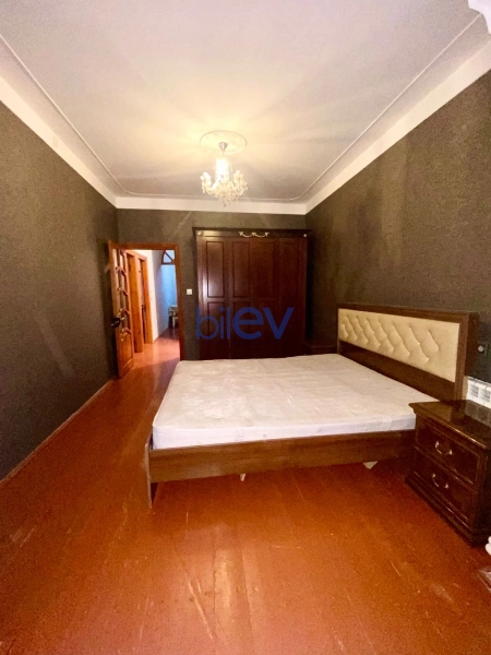 Aylıq Kirayə 3 otaqlı Köhnə Tikili bina evi  80m², Bakı