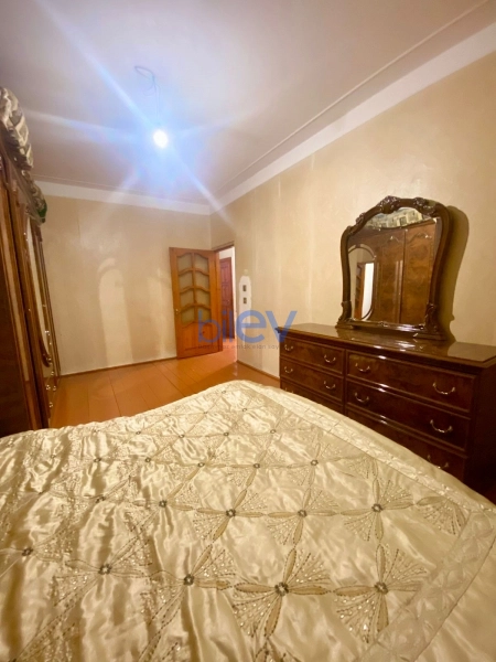 Aylıq Kirayə 3 otaqlı Köhnə Tikili bina evi  80m², Bakı