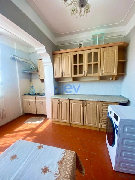 Aylıq Kirayə 3 otaqlı Köhnə Tikili bina evi  80m², Bakı