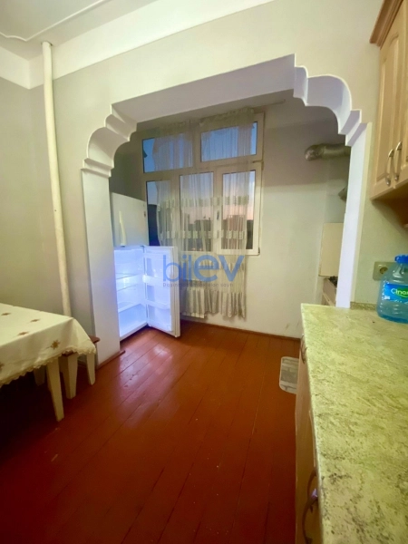 Aylıq Kirayə 3 otaqlı Köhnə Tikili bina evi  80m², Bakı