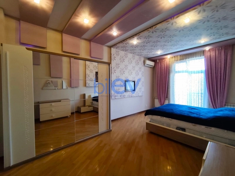 Aylıq Kirayə 3 otaqlı Yeni Tikili bina evi  150m², Bakı