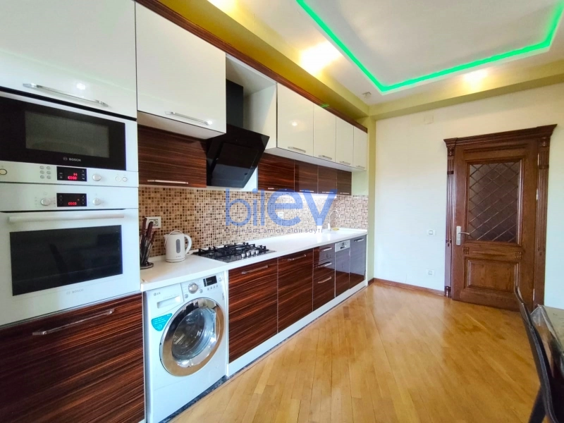 Aylıq Kirayə 3 otaqlı Yeni Tikili bina evi  150m², Bakı