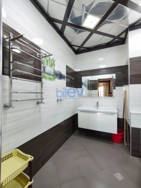 Aylıq Kirayə 3 otaqlı Yeni Tikili bina evi  150m², Bakı