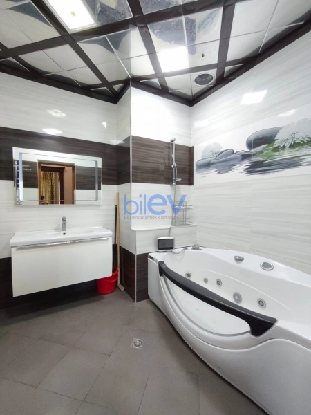 Aylıq Kirayə 3 otaqlı Yeni Tikili bina evi  150m², Bakı