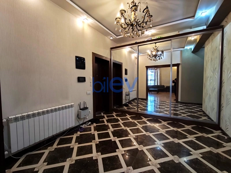 Aylıq Kirayə 3 otaqlı Yeni Tikili bina evi  150m², Bakı