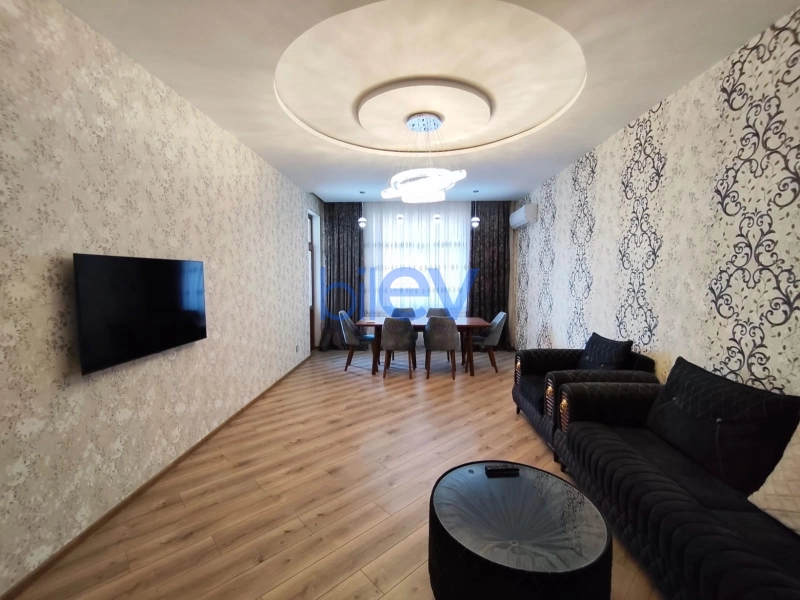 Aylıq Kirayə 2 otaqlı Yeni Tikili bina evi  105m², Bakı