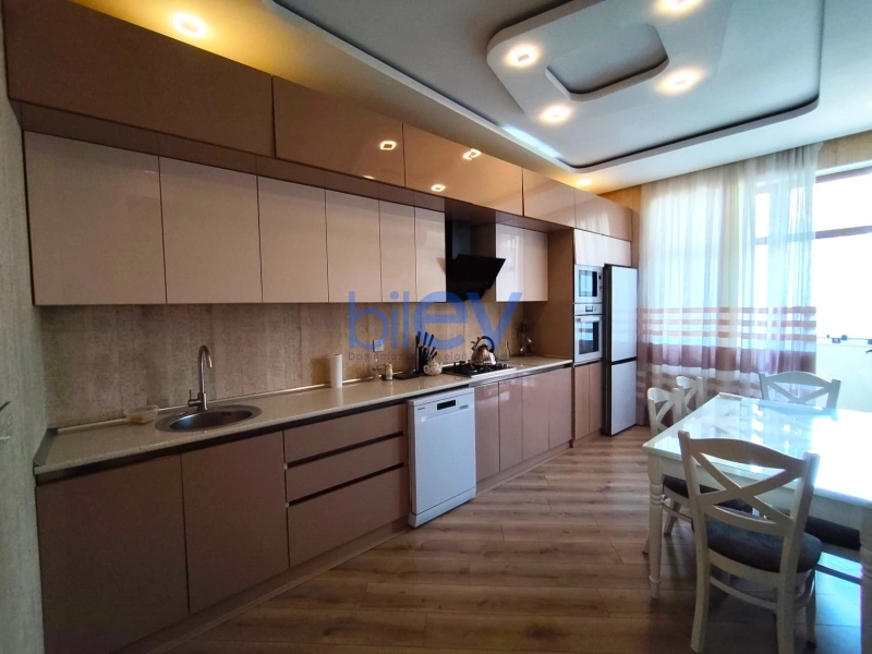 Aylıq Kirayə 2 otaqlı Yeni Tikili bina evi  105m², Bakı