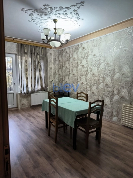 Aylıq Kirayə 3 otaqlı Köhnə Tikili bina evi  67m², Bakı