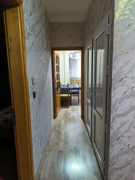 Aylıq Kirayə 3 otaqlı Köhnə Tikili bina evi  67m², Bakı