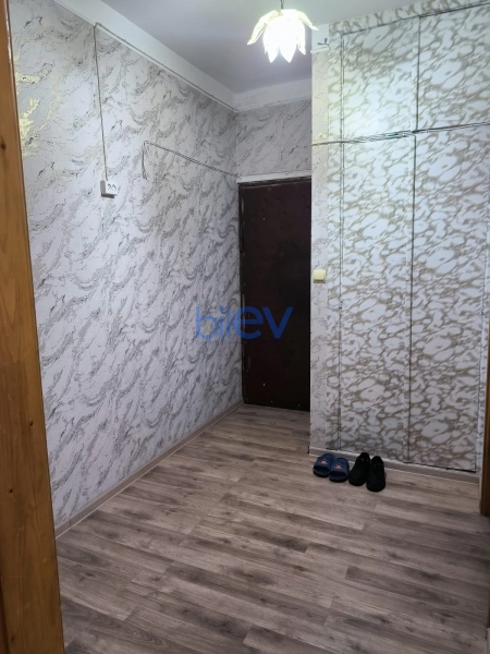 Aylıq Kirayə 3 otaqlı Köhnə Tikili bina evi  67m², Bakı