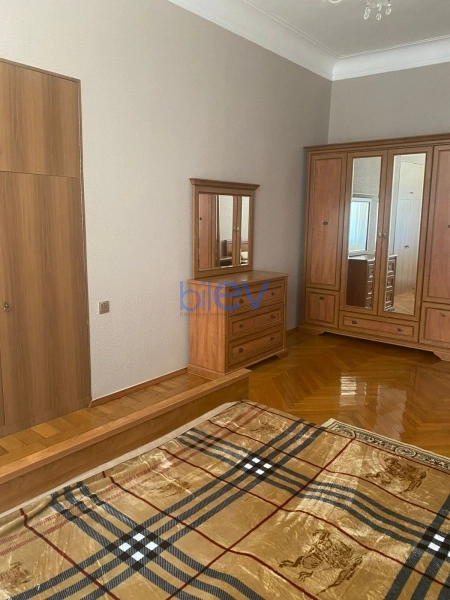 Aylıq Kirayə 3 otaqlı Köhnə Tikili bina evi  100m², Bakı
