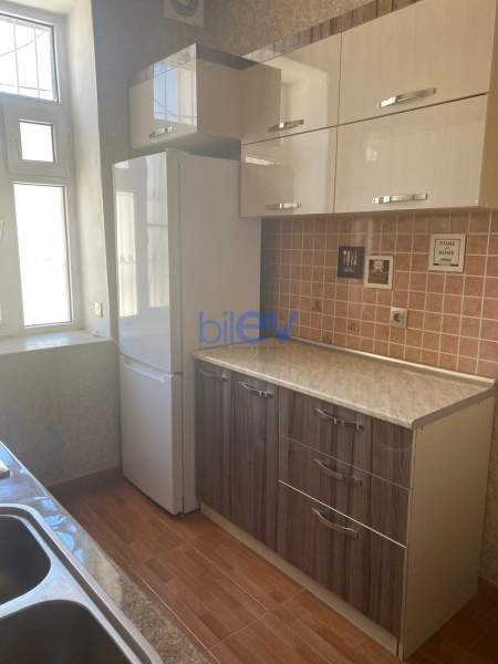 Aylıq Kirayə 3 otaqlı Köhnə Tikili bina evi  100m², Bakı