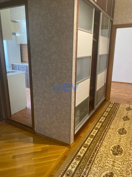 Aylıq Kirayə 3 otaqlı Köhnə Tikili bina evi  100m², Bakı