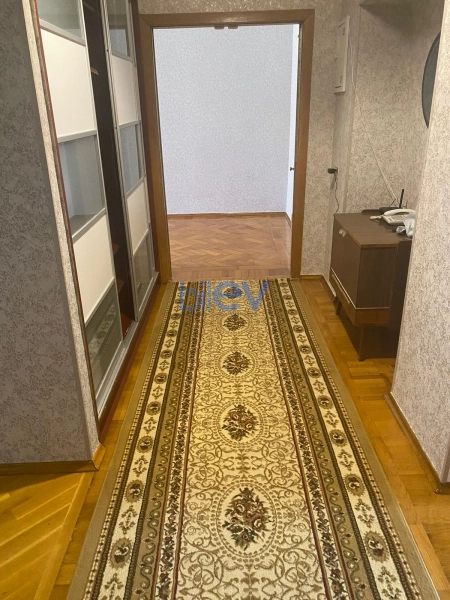 Aylıq Kirayə 3 otaqlı Köhnə Tikili bina evi  100m², Bakı