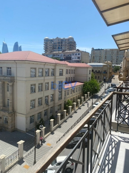 Aylıq Kirayə 3 otaqlı Köhnə Tikili bina evi  100m², Bakı