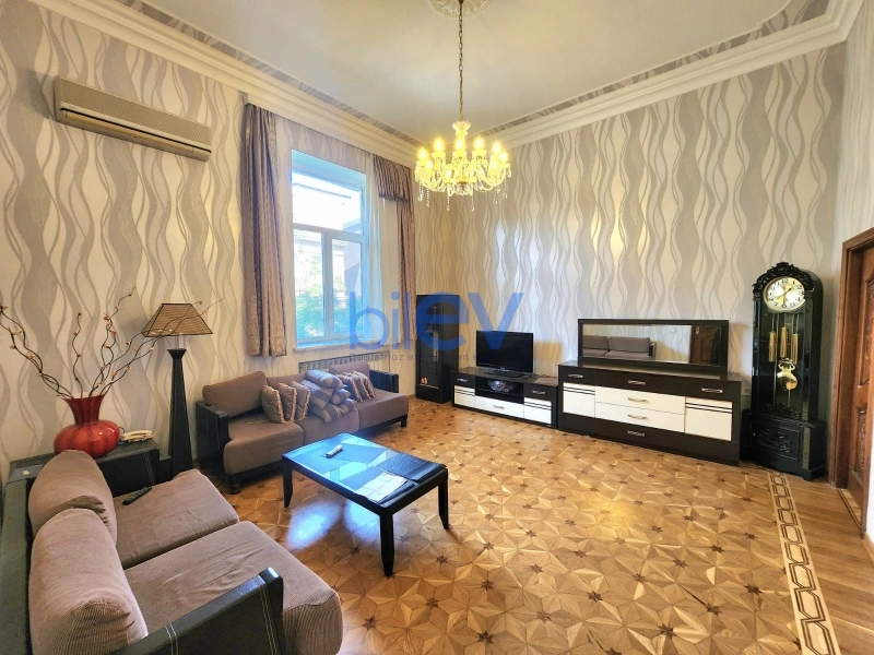 Aylıq Kirayə 2 otaqlı Köhnə Tikili bina evi  75m², Bakı
