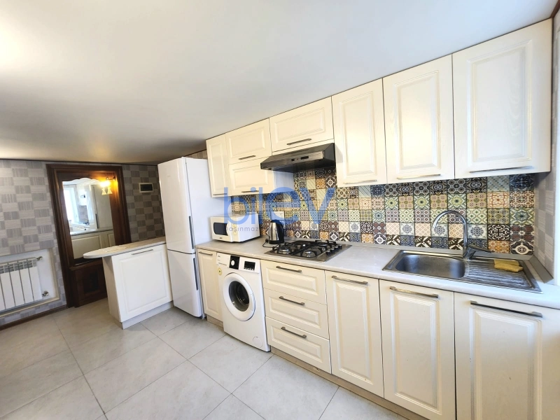 Aylıq Kirayə 2 otaqlı Köhnə Tikili bina evi  75m², Bakı