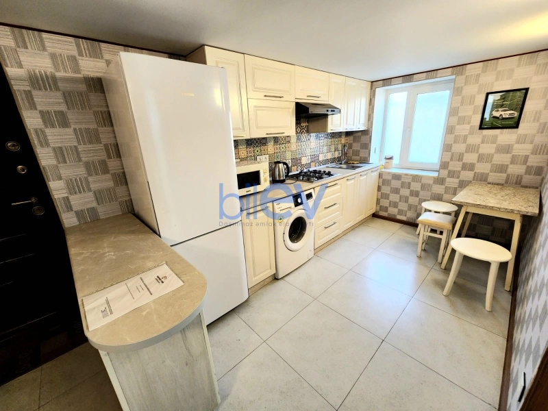 Aylıq Kirayə 2 otaqlı Köhnə Tikili bina evi  75m², Bakı